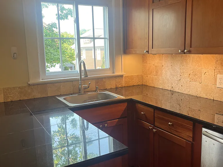 311 Buckingham Ave #1 — Photo 11