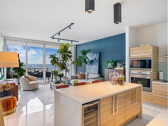 2nd image of 2020 N Bayshore Dr APT 3604