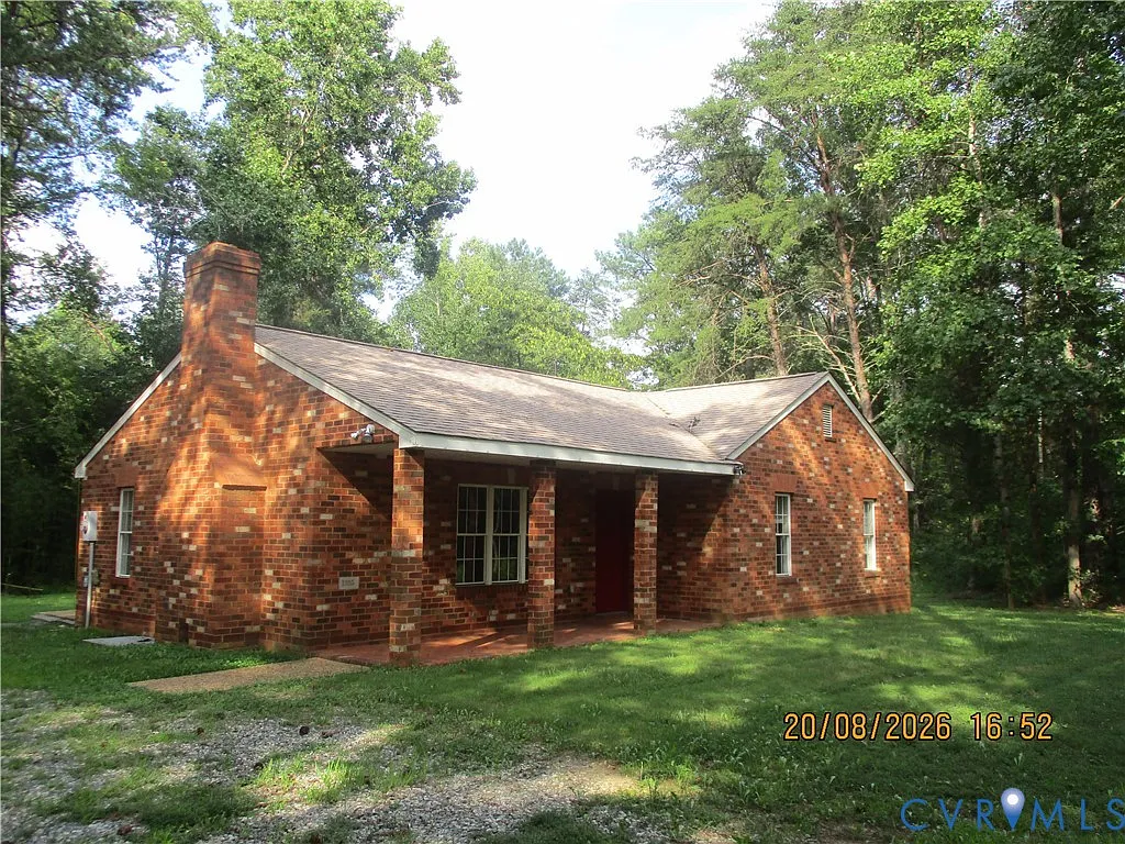 3 bed, 2.0 bath, 1340 sqft, $1,900 — Photo 1