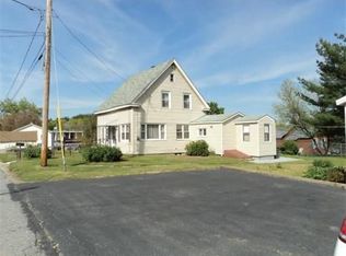 22 Fairview Ave, Dracut, MA 01826