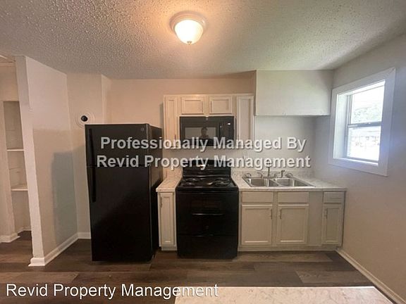 4th image of 374 N Dunlap St #11314713