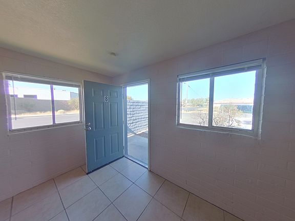 3rd image of 1644 Athol Ave #8