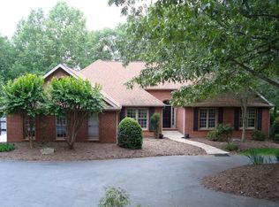 241 Hollyridge Ln, Tryon, NC 28782