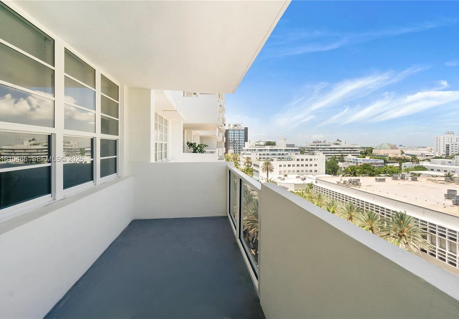 The Decoplage Condo — Photo 3