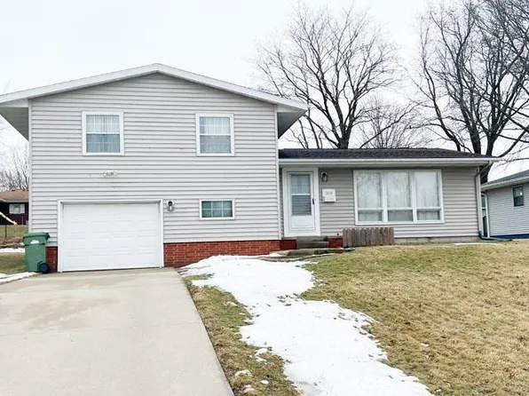 1014 2nd Ave NE, Waverly, IA 50677