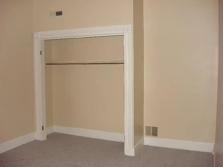2243 Victor St — Photo 7