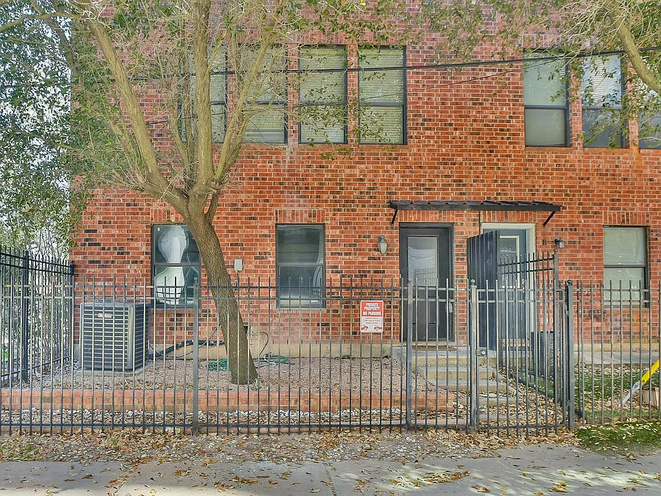 2422 Navigation Blvd #A
