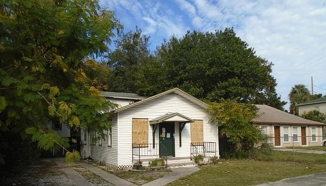 1st image of 3504 E 10th Ave