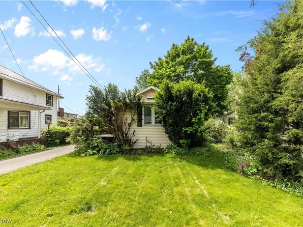 18061 Derr Ave, Beloit, OH 44609