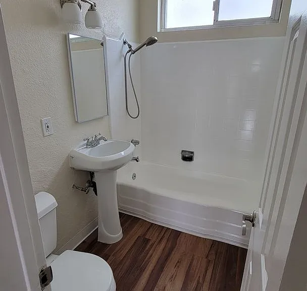 Park Verdugo Apartments — Photo 36