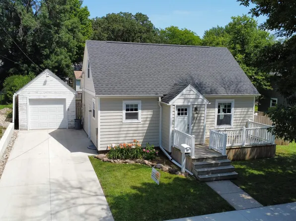 206 N 9th St, Clear Lake, IA 50428