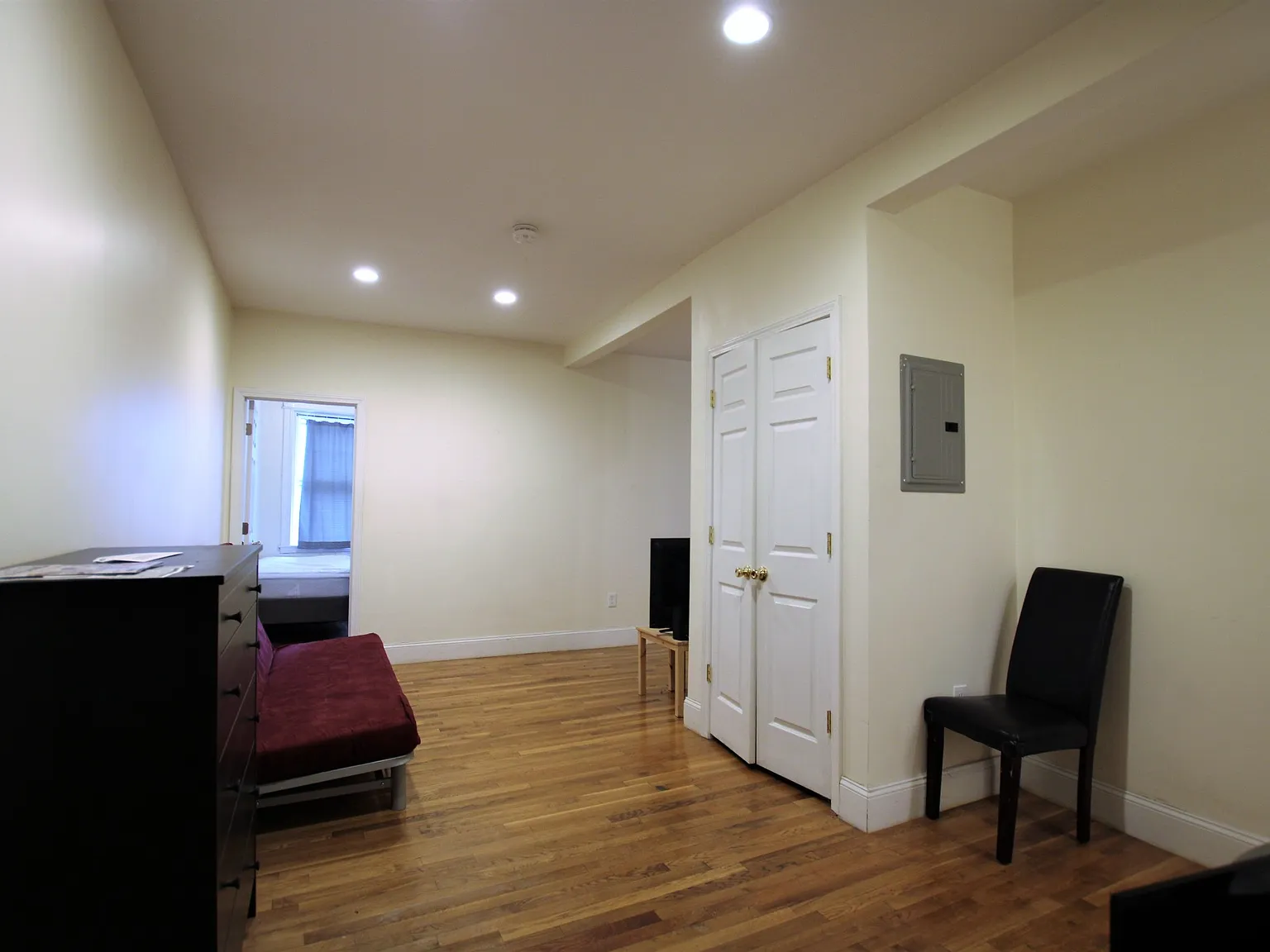 2 bed, 9999 sqft, $2,950 — Photo 4