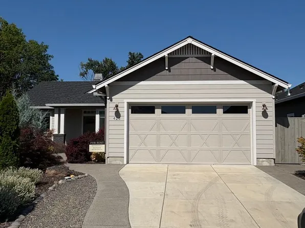 426 Frontier Ct, Medford, OR 97504