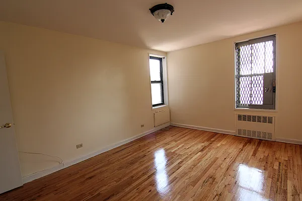 Sold by Superior Realty Service | media 14