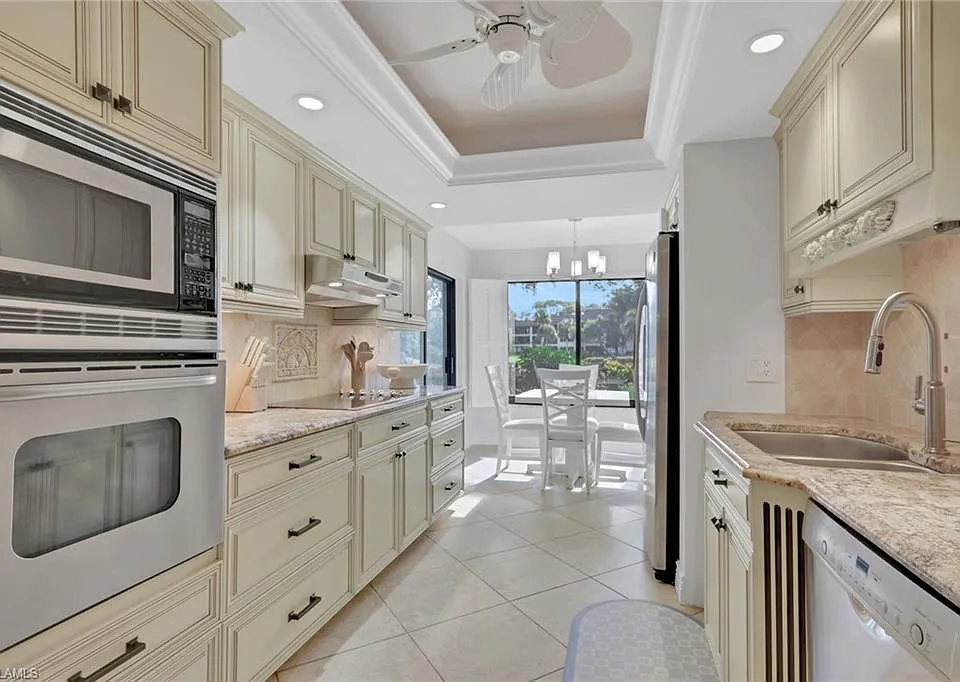 5964 Pelican Bay Blvd #415