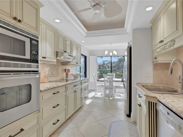 5964 Pelican Bay Blvd, Naples, FL