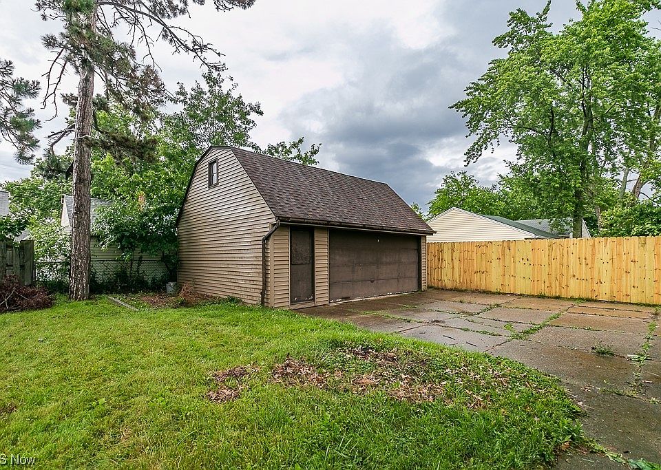 30013 Robert St, Wickliffe, OH 44092 Zillow