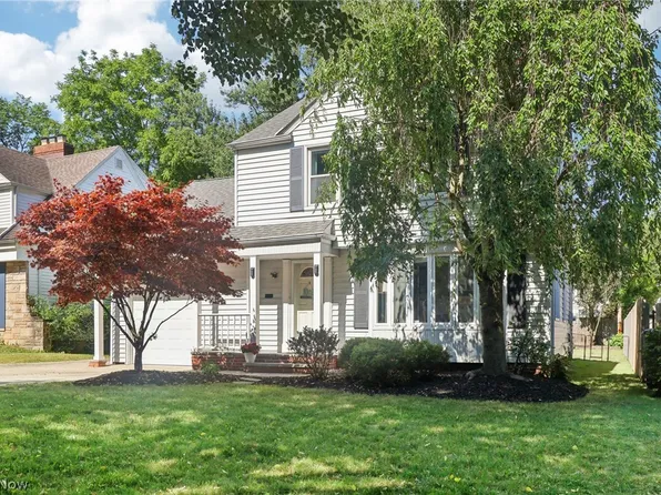 1438 Henning Dr, Lyndhurst, OH 44124