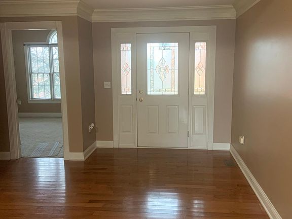 5th image of 208 Savanna Dr