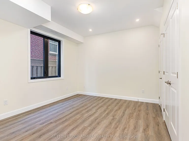 274 King St E #2 — Photo 8