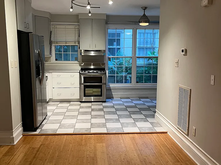 219 Abercorn St #3 — Photo 2