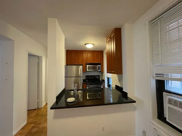 110 Bank Street 1A image 3 of 7