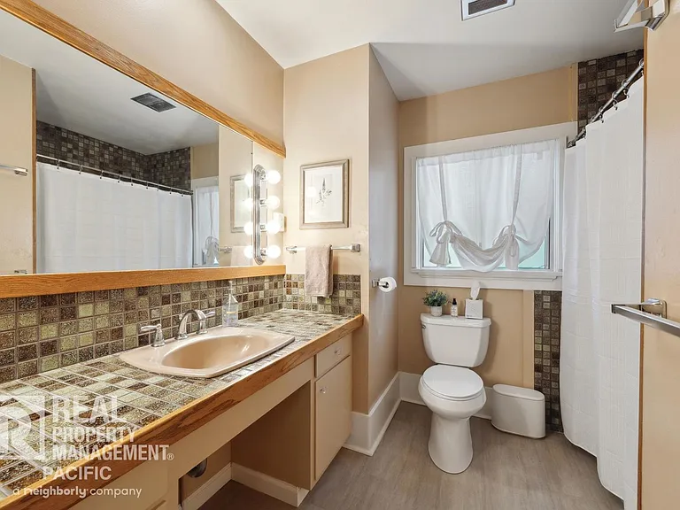 1550 Beverly Pl — Photo 25