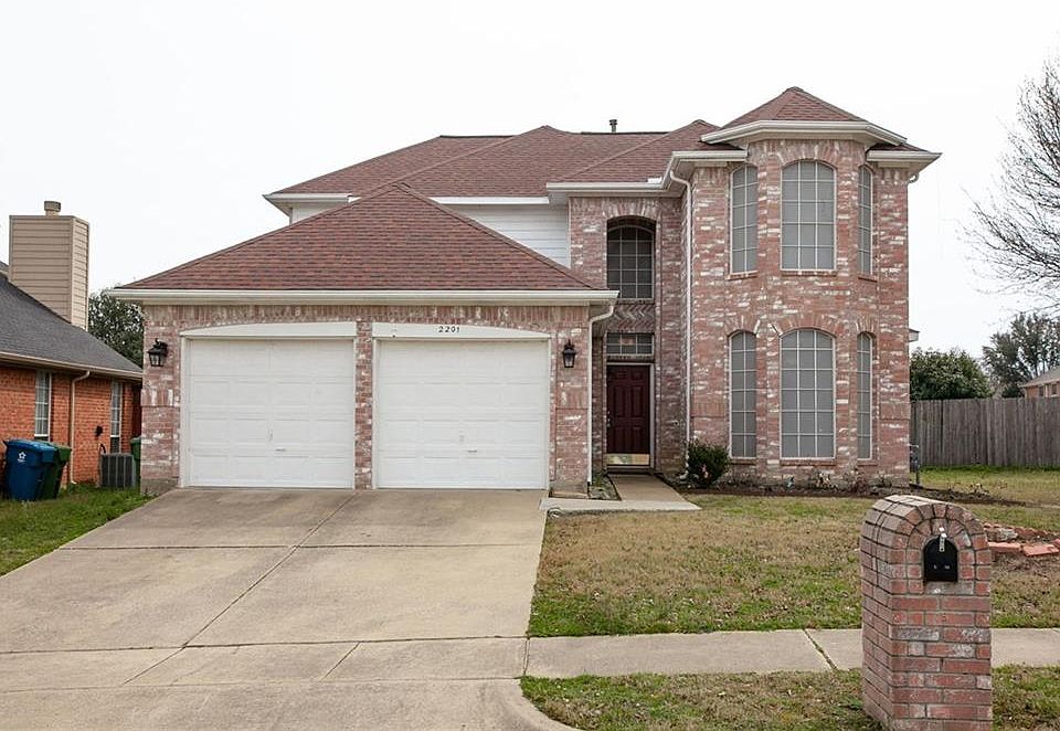 1st image of 2201 Ellis Dr