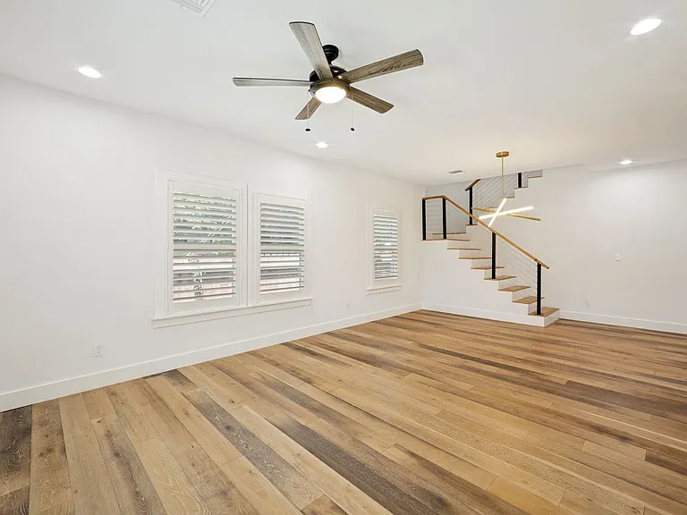 737 E Magnolia Ave — Photo 6