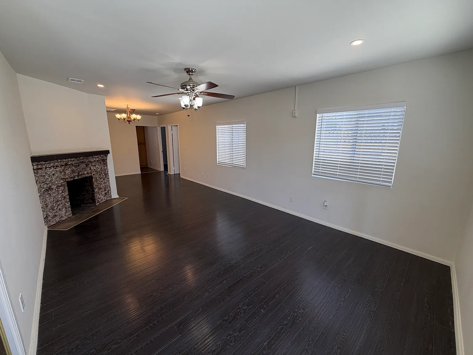 2 bed, 900 sqft, $3,000 — Photo 4