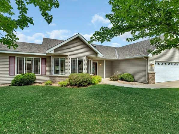404 Wellington Cir, Waite Park, MN 56387