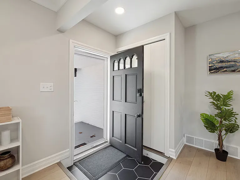 11179 Mandale Dr — Photo 5