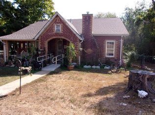 118 Goingsnake St, Tahlequah, OK 74464