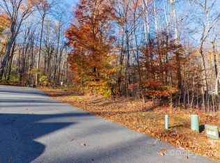 60 Twinbrook Ln, Maggie Valley, NC 28751