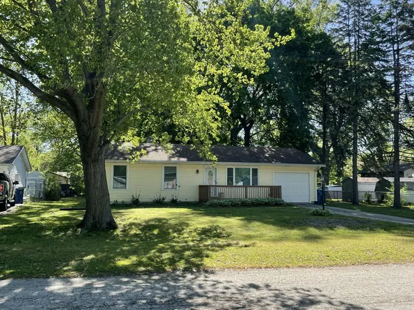 809 S 16th St, Chesterton, IN 46304