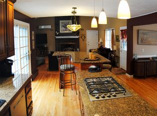 25 Horizon Dr, Cranston, RI 02921