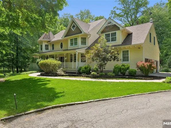 519 E Saddle River Rd, Upper Saddle River, NJ 07458