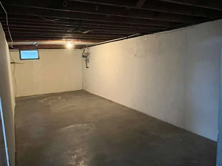 9813 Lullaby Ln — Photo 30