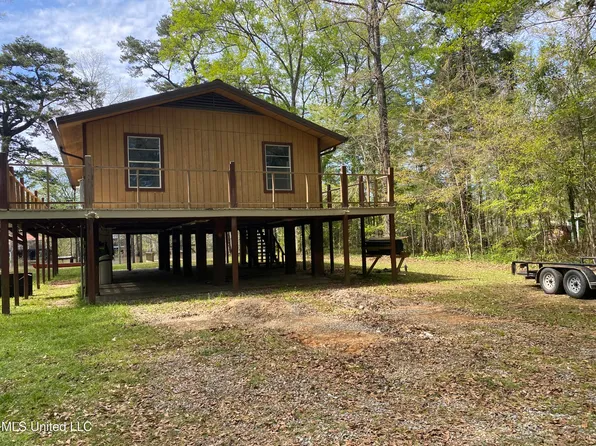 156 Beaver Dam Dr, Lucedale, MS 39452
