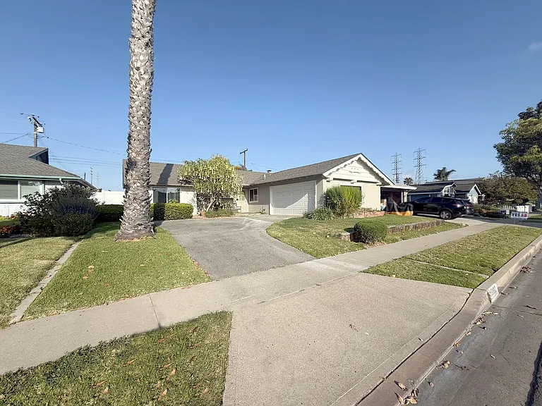 19862 Carmania Ln — Photo 16