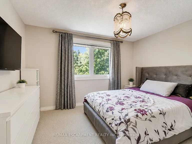 1251 Lakeshore Rd E — Photo 29