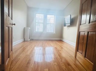 2450 27th St APT 1F, Astoria, NY 11102