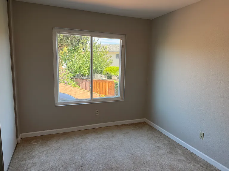 1352 Cutforth Ct — Photo 8