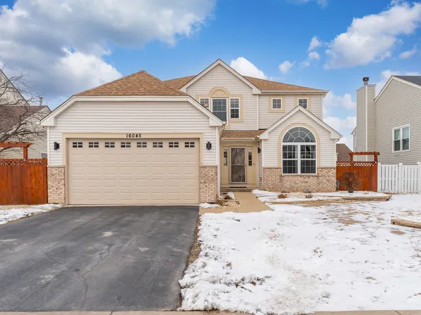 16045 Arborvitae Cir, Crest Hill, IL 60403