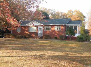 2013 16th St NE, Hickory, NC 28601