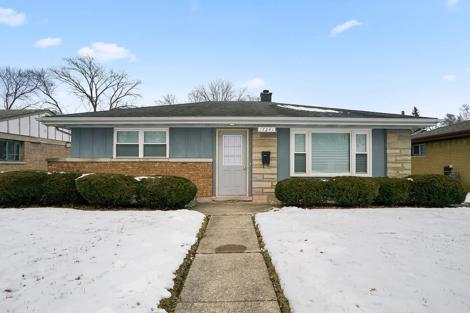 17241 Park Ave photo 1