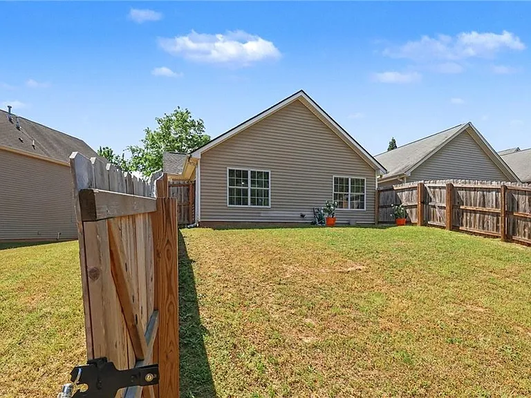 6390 Shadow Sq — Photo 29
