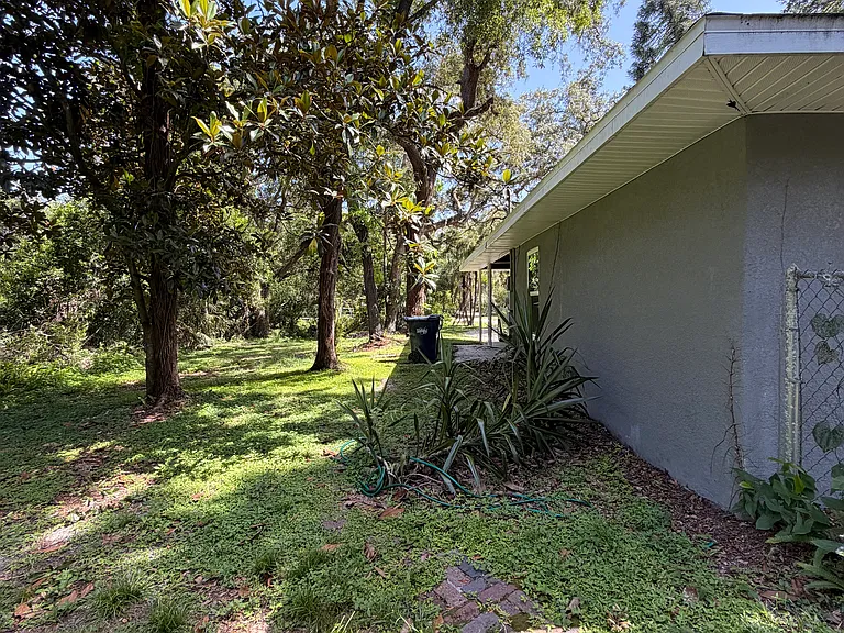305 W Country Club Dr — Photo 14