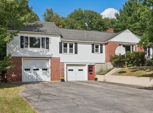 25 Mayflower Rd, Hallowell, ME 04347