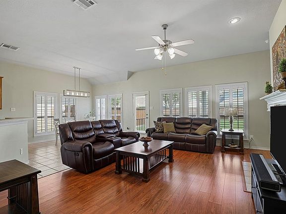 5th image of 9724 Colonywood Dr
